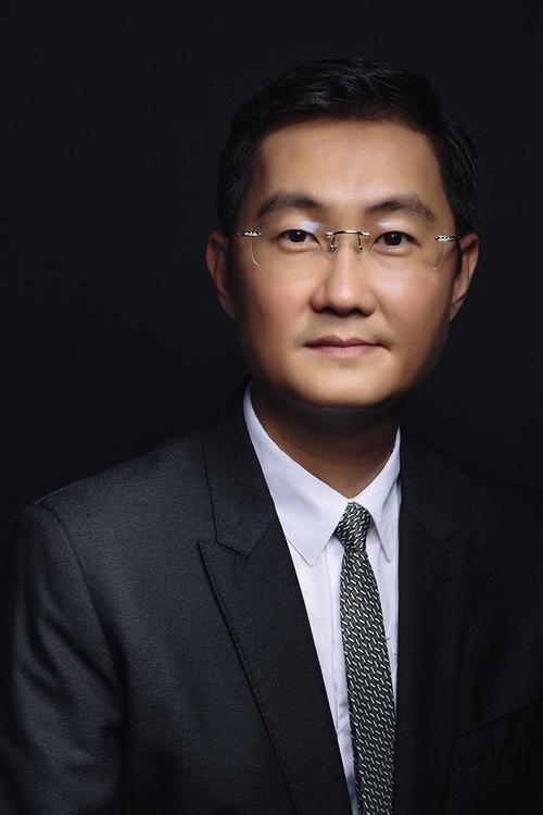 马化腾和其团队新出的一本书《指尖上的中国》：现在已经上市了