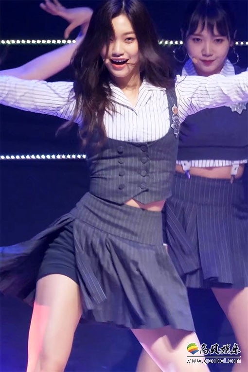 Weki Meki 女团饭拍秀 拍摄日期：180407【5合集 1.96 GB】