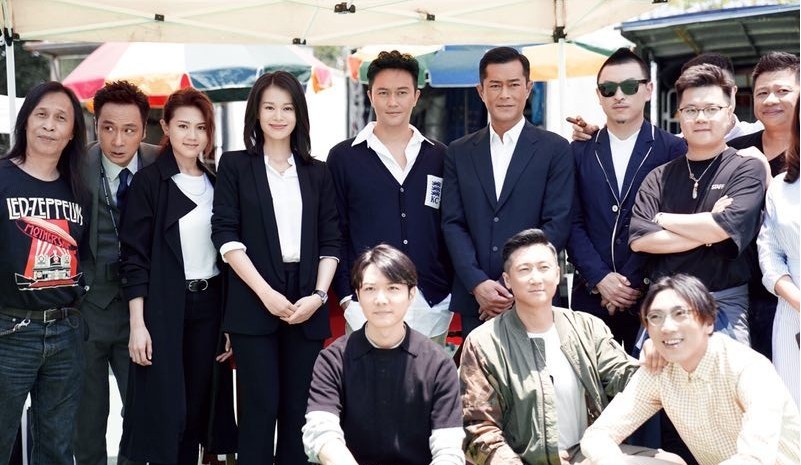 《死亡通知单：暗黑者》香港开机：胡杏儿帅气西装格外惊艳亮眼