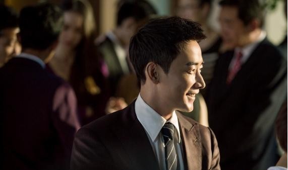 《真爱的谎言之破冰者》罗晋扮演多重身份，身世复杂“多面体”靳远