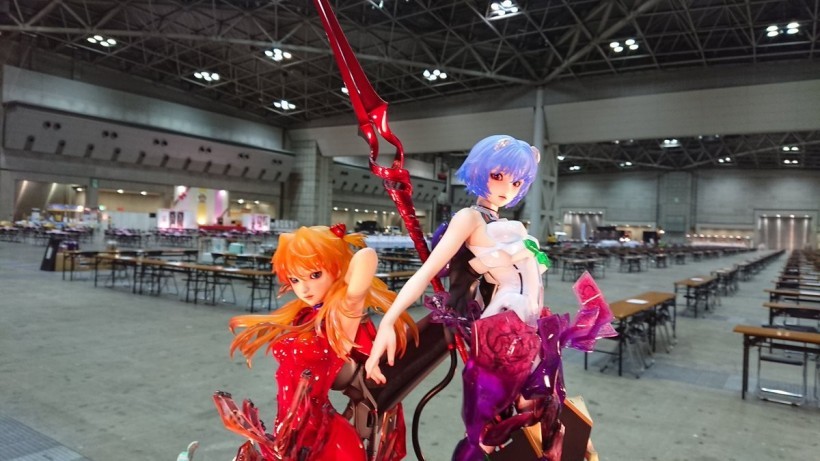 《EVA》明日香、凌波丽“绝对领域”1/4手办：参加“ドルパ39”展