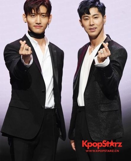 东方神起举行了单独演唱会  时隔2年11个月在韩国国内举行