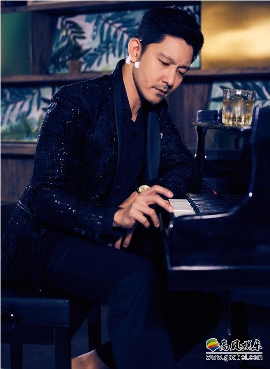 立威廉某杂志封面照最能驾驭霸道总裁这个形象的亚洲男明星之一