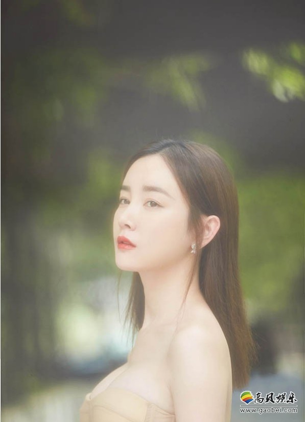 演员张檬受邀亮相第二十五届北京大学生电影节：高贵性感！惊艳众人