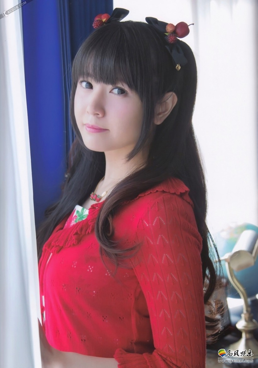 美女声优竹达彩奈可爱容貌和傲人身材吸引不少观众：并引起很大反响