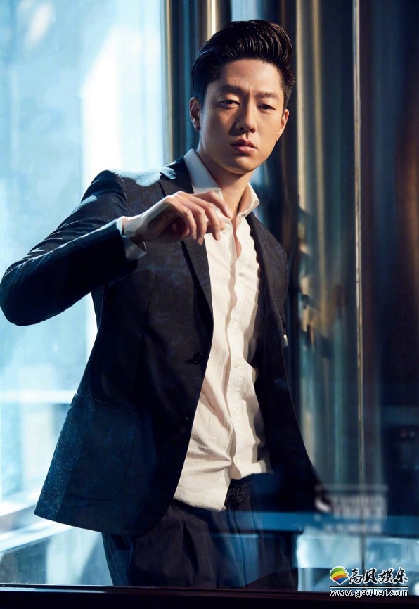 凌潇肃“知己自己”杂志写真大片：三套不同风格造型展现不同的魅力