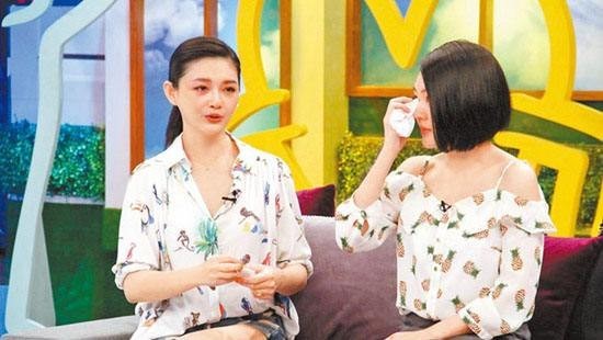 对于大S终止怀孕：小S指姐姐虽跟小生命没有缘分，依然表现得很不舍