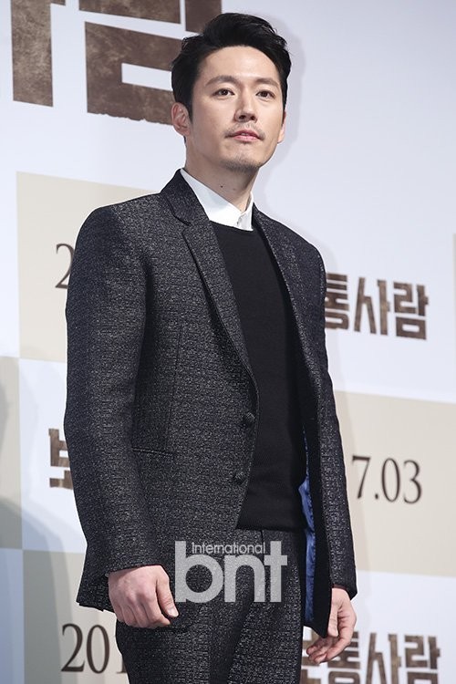 张赫有望出演《坏爸爸》  出演与否目前尚未决定