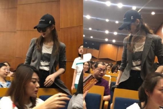 戚薇现身黄磊、何炅话剧《暗恋桃花源》：整个人看起来特别瘦，很漂亮