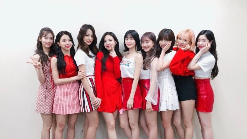 第二次巡回演唱会揭开序幕的 TWICE  延续韩国场的火热气势