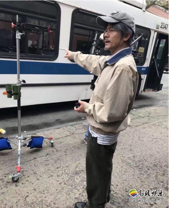 纽约网友晒出郭富城的身影：化了老年妆街头拍戏，让路人也没有认出他