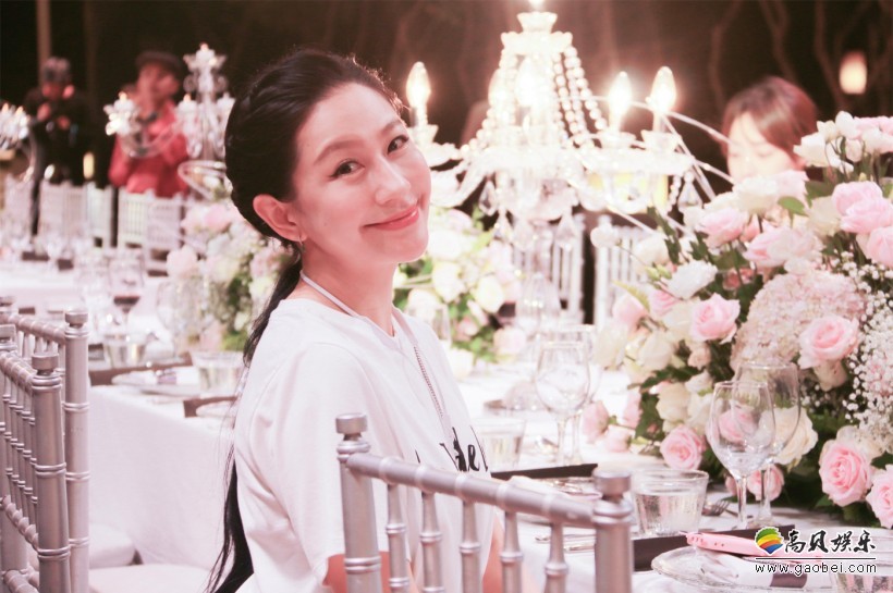 付辛博、颖儿浪漫婚礼：好友兼此次婚纱设计师兰玉也来到婚礼现场