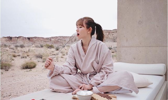 人气女星小嶋阳菜旅游庆祝生日：社交网络上分享街拍，尽显高大上