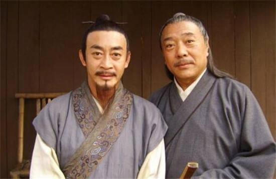 六小龄童在微博上传照片:配文称“祝‘沙师弟’刘大刚先生,生日快乐”-新闻资讯-高贝