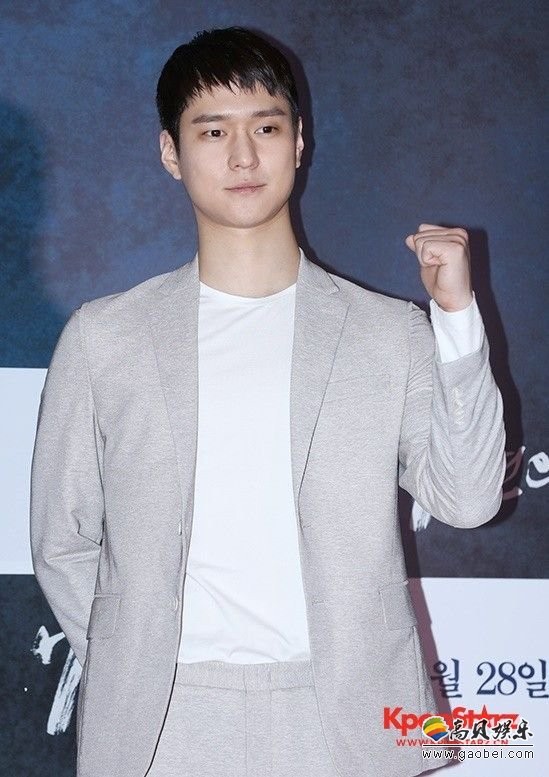 高庚杓的入伍没有特别的官方活动  以非常低调地形式进行