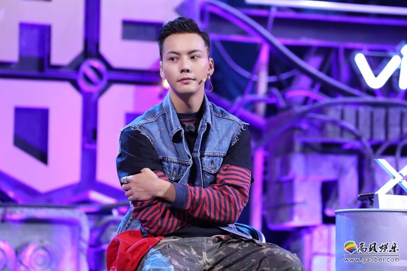 《热血街舞团》陈伟霆首次带领火锅战队大跳“海草舞”:引爆热血舞台 《热血街舞团》陈伟霆首次带领火锅战队大跳“海草舞”:引爆热血舞台