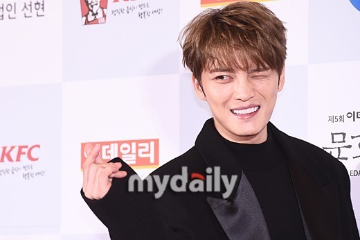 金在中忙于歌手活动 不可能出演《所以我和黑粉结婚了》