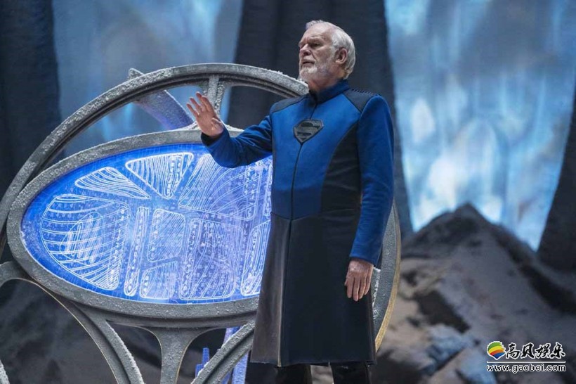 《氪星》第一季大结局名称为"幻影空间",这个设定是华纳dc电影与电视