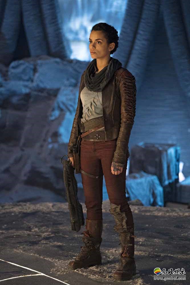 《氪星》公布了第一季大结局剧照图:dc著名大反派"布莱尼亚克"亮相