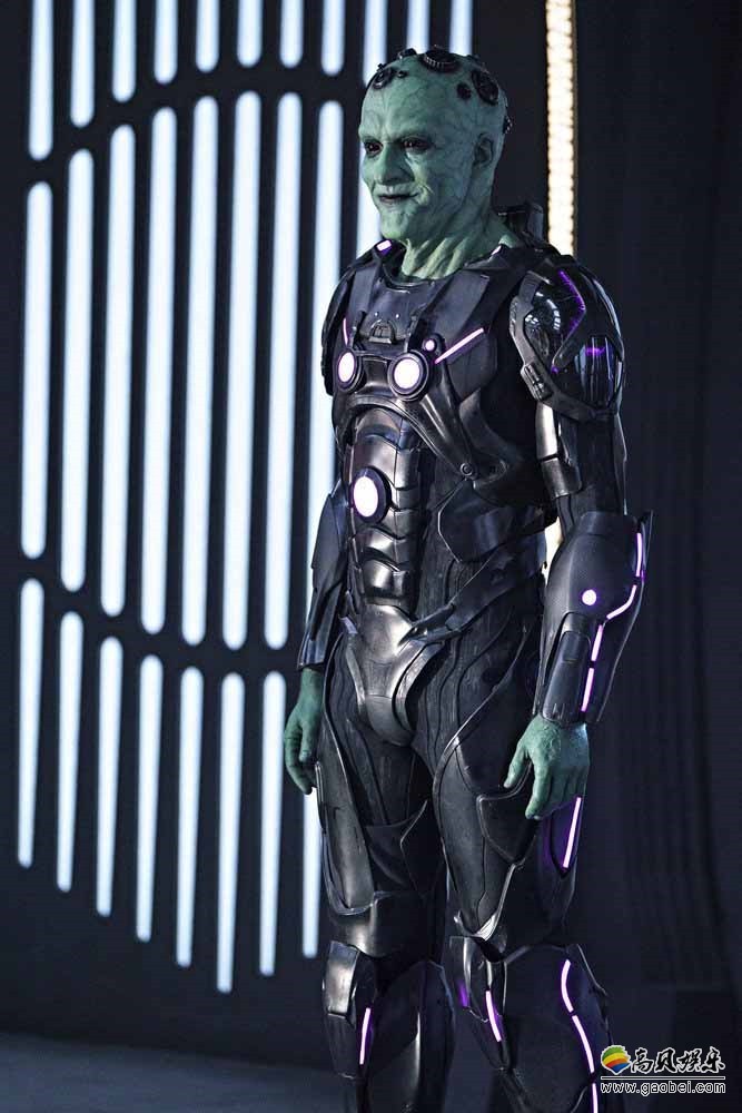 氪星公布了第一季大结局剧照图dc著名大反派布莱尼亚克亮相