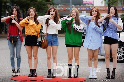 LOVELYZ、I-DLE、UNI.T等前往参加《音乐银行》彩排
