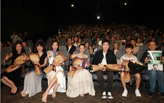 电影《西小河的夏天》导演制片人携主演现身上海：与观众交流成长故事