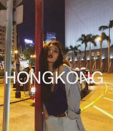 韩国性感女神“小野马”泫雅赴香港旅游晒出自拍美照：性感身材一览无遗