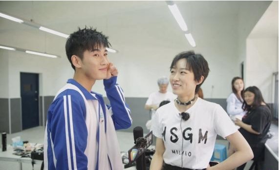 《别碰我心底的小柔软》成都举行媒体探班活动：主演高甜互动！大秀绝技