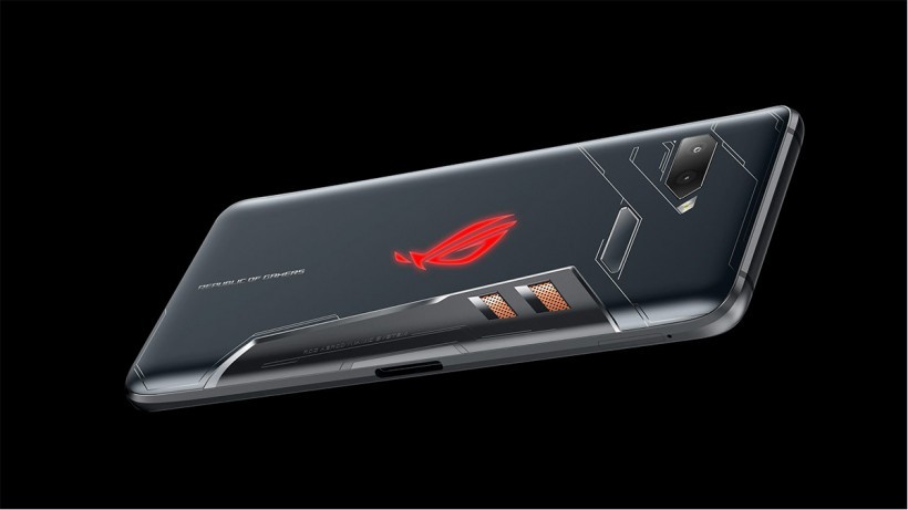 华硕正式公布玩家国度游戏手机“ROG Phone”超频高通骁龙845处理器