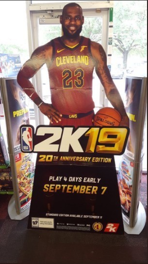 2K正式公布《NBA 2K19》二十周年纪念版：勒布朗·詹姆斯成为封面球星