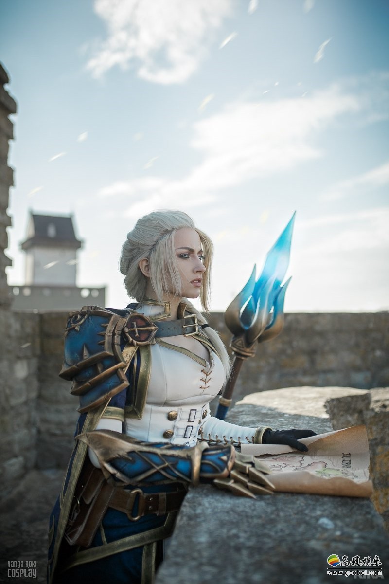 俄罗斯coser魔兽世界吉安娜cosplay服装道具布景特效称得上完美