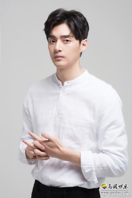 出演过韩版《花样男子》的演员金俊结婚成为了父亲