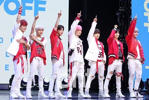 ONF举行第二张迷你专辑《You Complete Me》发售纪念