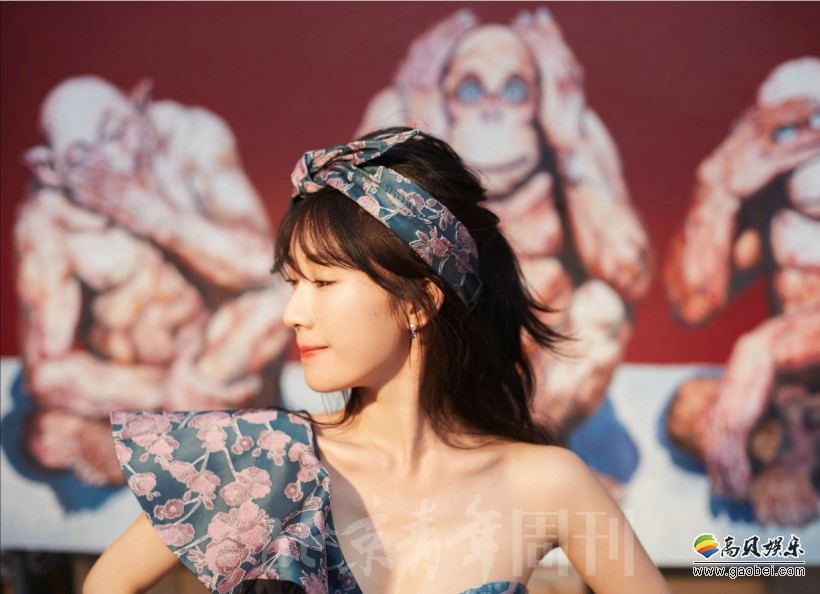 李念时尚大片新鲜出炉：凸显出可盐可甜的百分百反转魅力！满溢青春能量