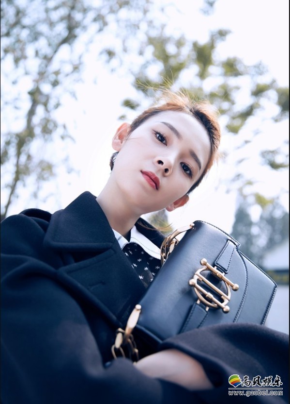 陈瑶某品牌拍摄街拍大片：透露酷女孩另类时尚！迸发出酷Girl的个性风采