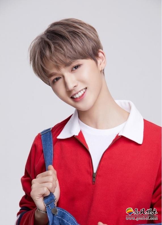 乐华七子NEXT队长朱正廷微博粉丝突破四百万：新晋流量小生满满正能量