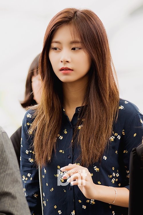 TWICE经仁川国际机场出发  前往新加坡举行演唱会