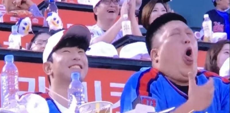 李施彦和李元锡、朴在川一起看棒球赛  出现在KISS TIME