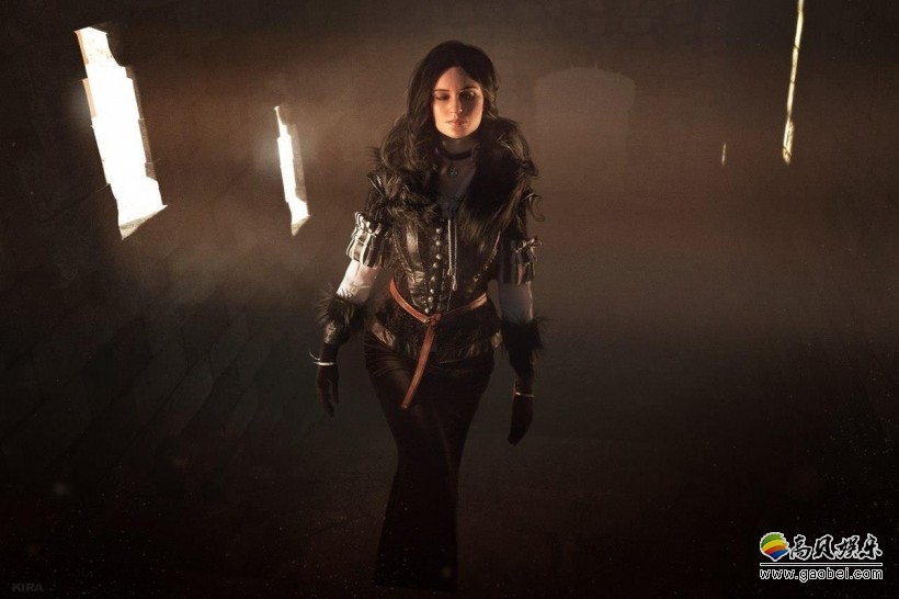 《巫师3》官推微博发布一组美国小姐姐叶奈法Cosplay“活的叶奈法”