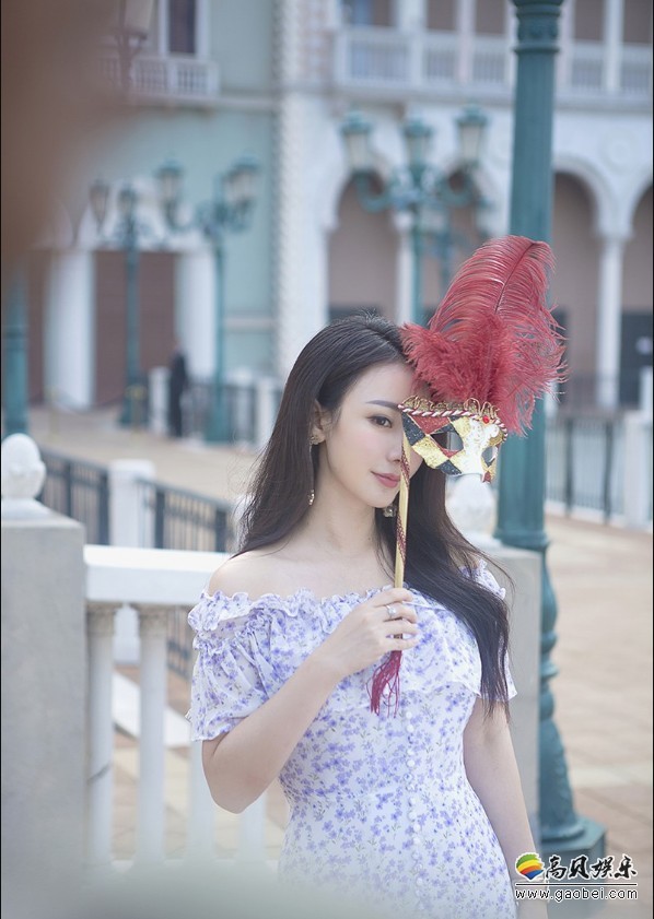 柳岩都市伊人形象现身于澳门街头拍摄宣传片:她狂换三套不同风格的裙装 柳岩都市伊人形象现身于澳门街头拍摄宣传片:她狂换三套不同风格的裙装