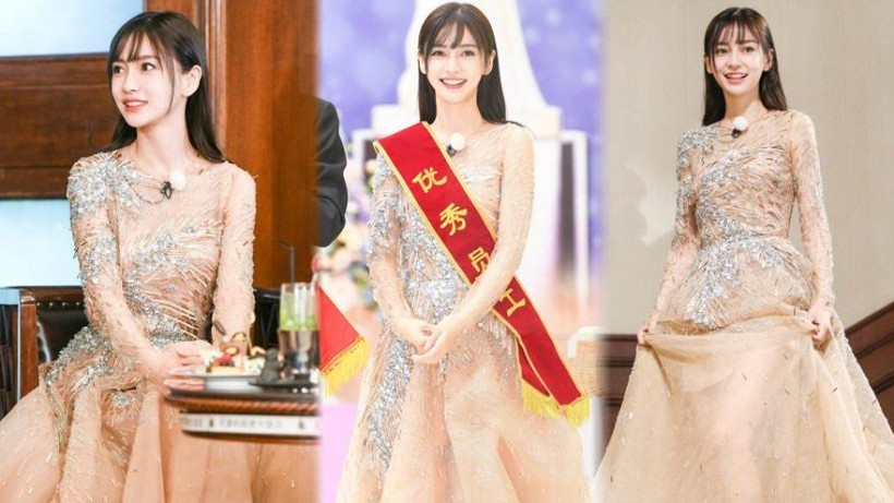 Angelababy一袭裸色长纱裙现身：气质优雅。齐刘海微微一笑甜美可爱