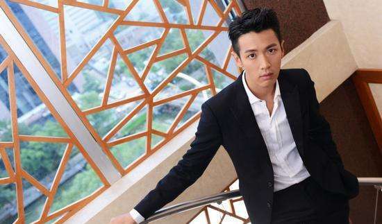 柯震东首度接下公开活动就被品牌大陆方要求删文：对方公司发声明道歉