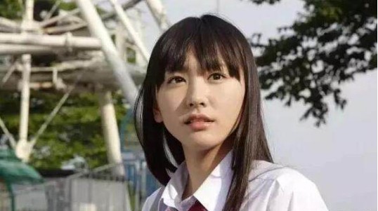 夏季来临新广告跟着换季:新垣结衣身穿细肩带背心,难得大露雪白美肌 夏季来临新广告跟着换季:新垣结衣身穿细肩带背心,难得大露雪白美肌