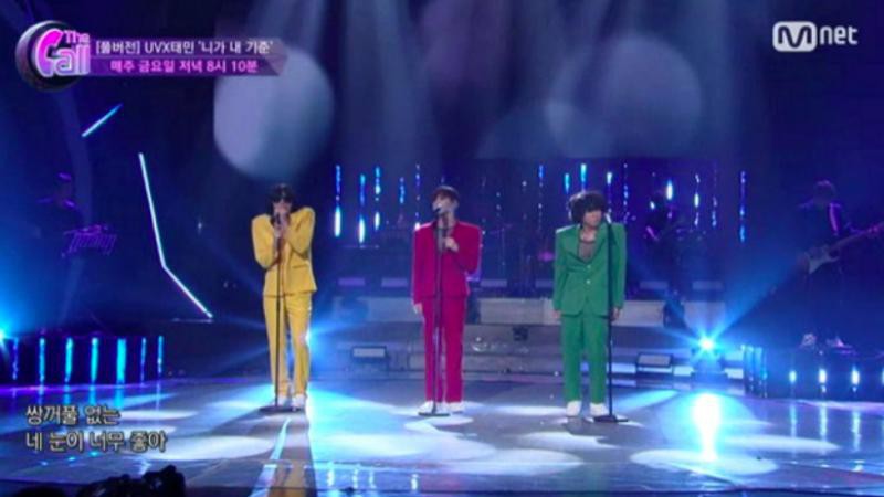 音乐活动中细心的粉丝发现泰民的手指上画了一个小人