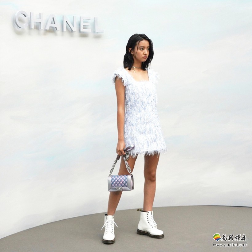 木村拓哉女儿木村高希亮相巴黎高定时装周：十五岁的她初具高冷女神范