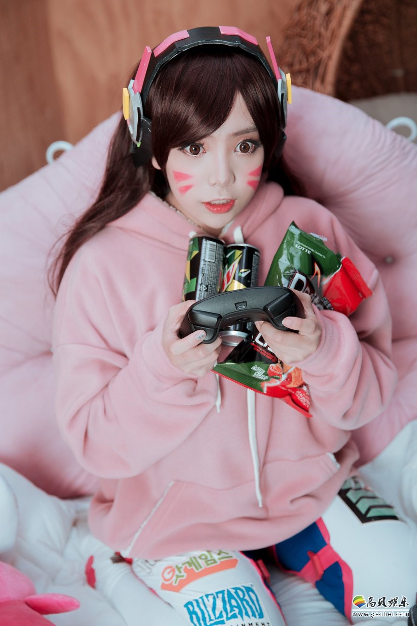 韩国萌妹带来了她的dvacosplay几乎涵盖了dva所有的官方皮肤造型