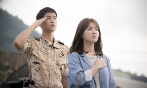 网友社交网站晒出宋仲基宋慧乔夫妇签名：猜测两人是不是又去哪里度假