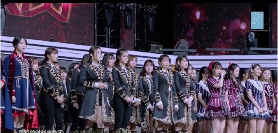 SNH48年度专题纪录片《砥砺前行》上线：展示过去所经历的变化与发展