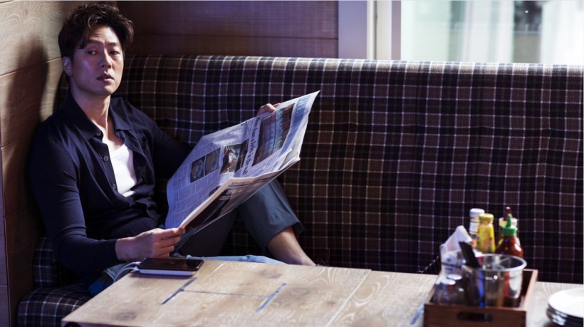 凌潇肃携手智族GQ拍摄时尚大片：发型微卷，搭配休闲服饰玩转各种造型