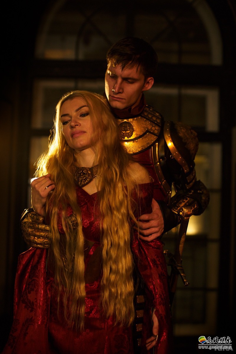 KIRA大神最新COS作品《权力的游戏》兰尼斯特姐弟：权力中的“爱与欲”